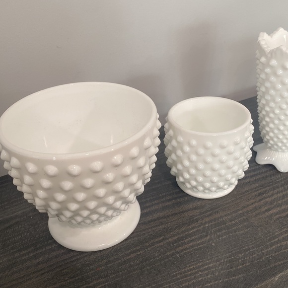 Milk Glass Set - Picture 3 of 7